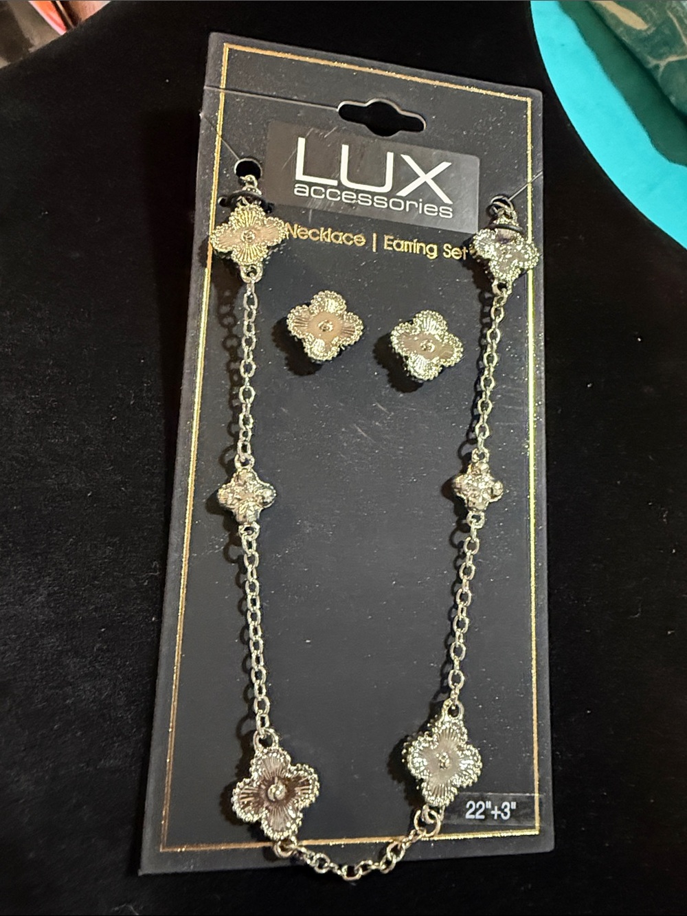 NWT Lux Silver Floral Necklace and Earrings Set 22”